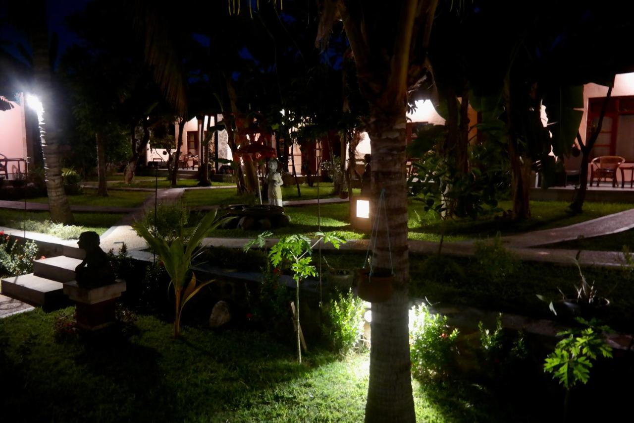 1000 Dream Bungalow Lovina  Exterior photo