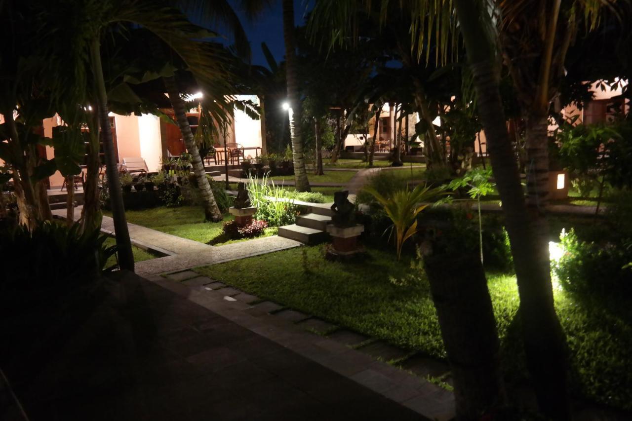 1000 Dream Bungalow Lovina  Exterior photo